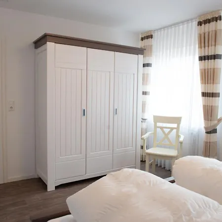 Pamir Apartment *
